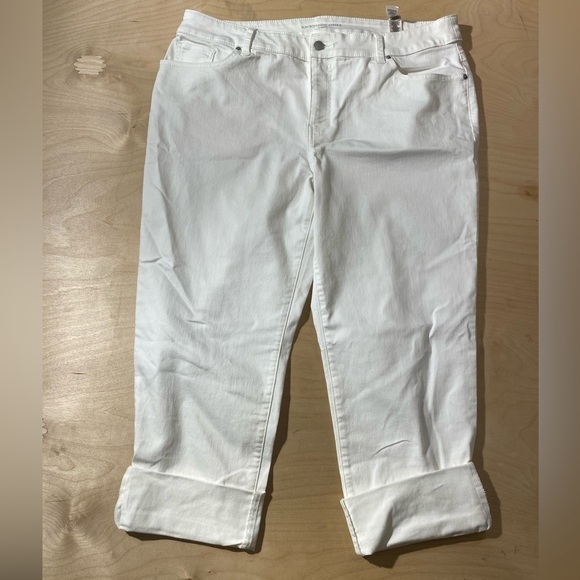Chico's Denim - Chico’s Slim Boyfriend Ankle White Denim Jeans Size 3 (MZ)